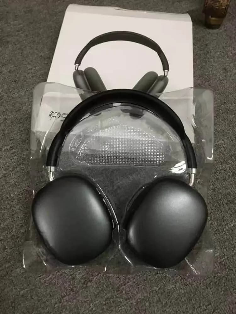 P9 Wireless Bluetooth Over-Ear Headphone Accessories — fabric close-up