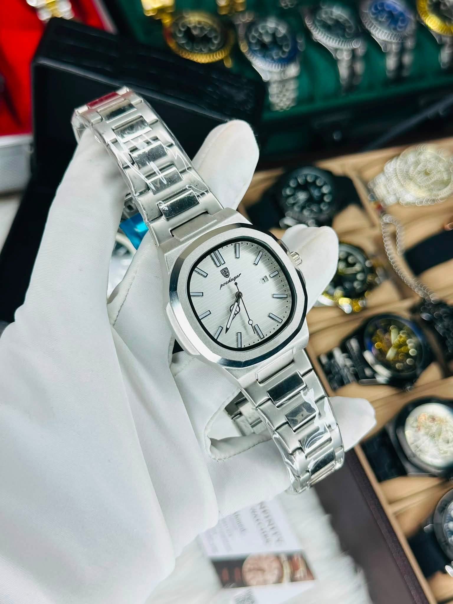 Poedagar wacth Men — fabric close-up