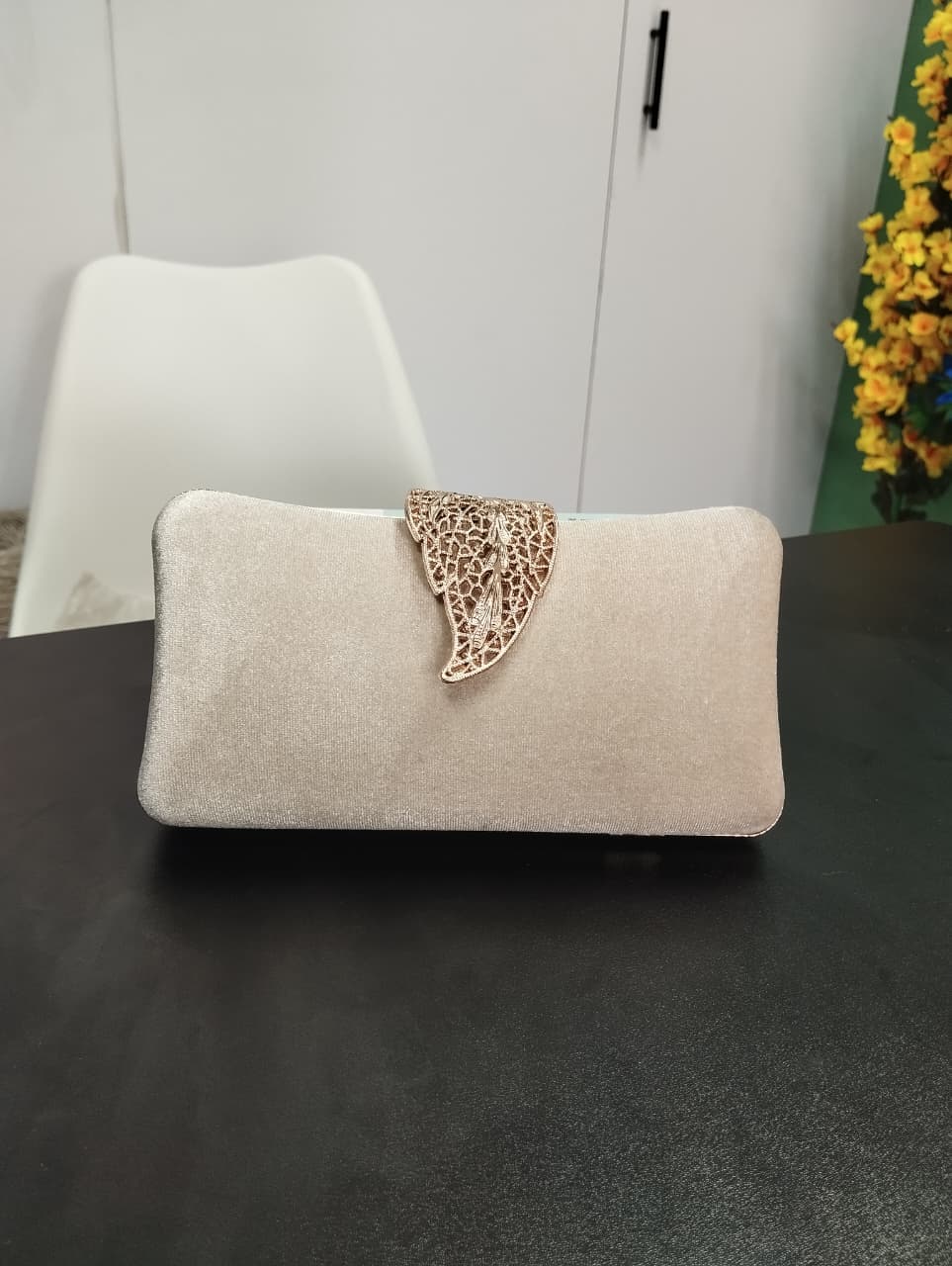 Filigree Leaf Lock Velvet Party Clutch Bag — Savageon Bangladesh
