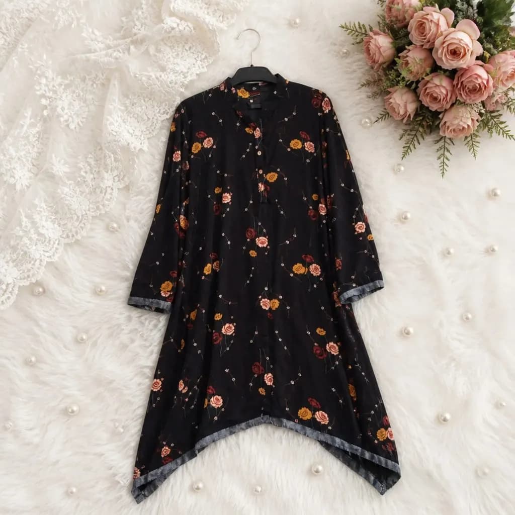 Premium Cotton Printed Women's Long Top | Casual & Elegant Wear — detail shot