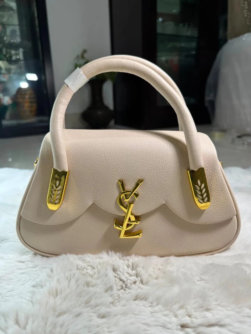 Cream / Ivory